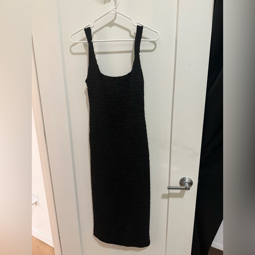 Astr Black Textured Midi Dress